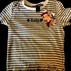 This is a women’s Medium crop top that has not been worn before